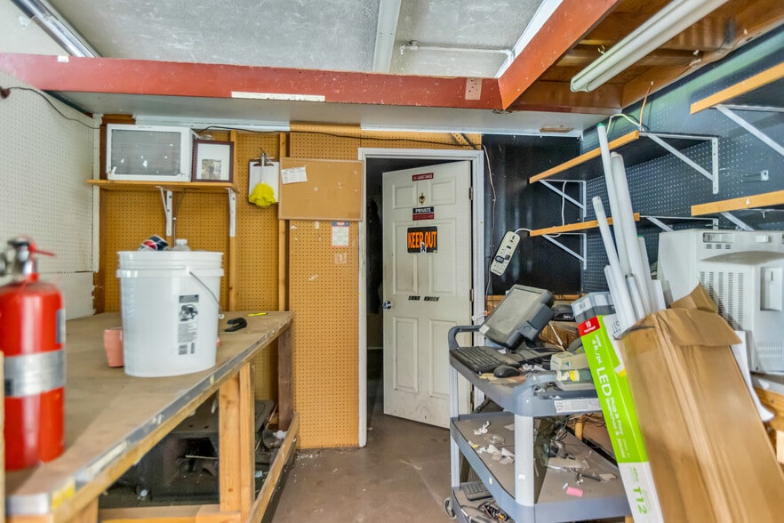 More Photos Of 5303 Freeport Blvd, Sacramento Storefront For Lease