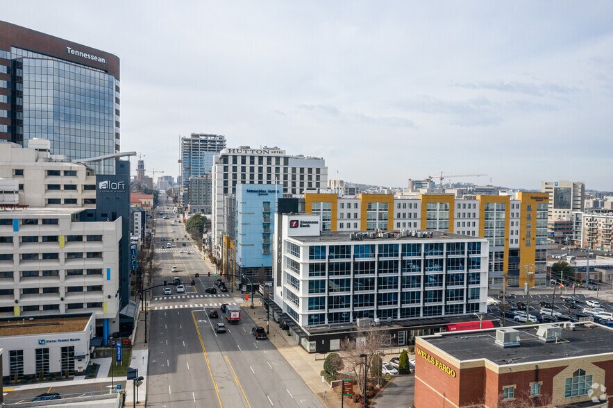 More Photos Of 1720 W End Ave, Nashville Office For Lease