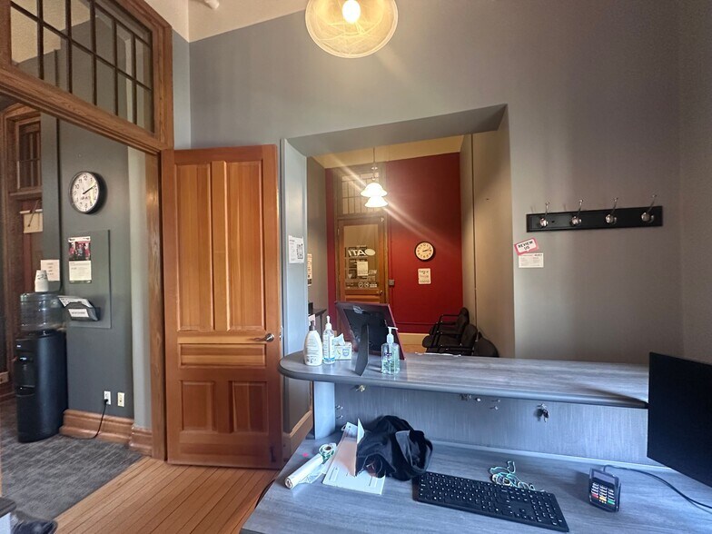 More Photos Of 830 Cottageview Dr, Traverse City Loft Creative Space For Sale