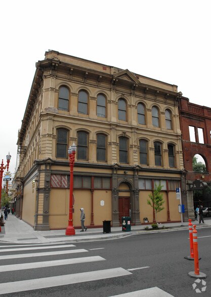 More Photos Of 105 NW Third Ave, Portland Storefront Retail Office For Sale