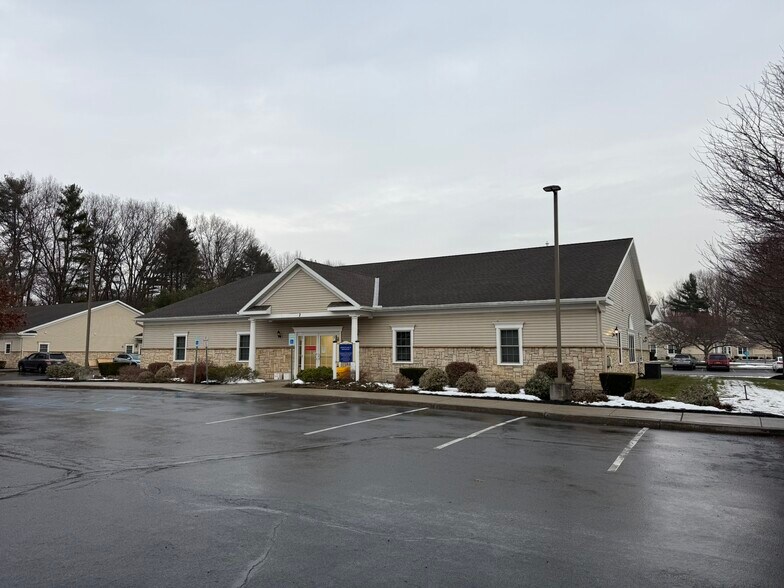 More Photos Of 2 Emma Ln, Clifton Park Medical For Lease