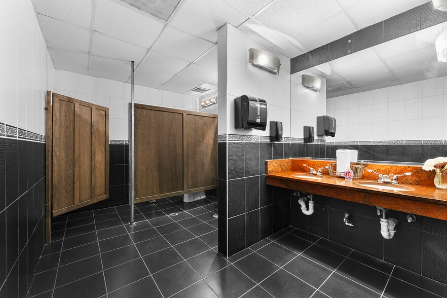 More Photos Of 7373 Comfort Inn Dr, Warrenton General Retail For Sale