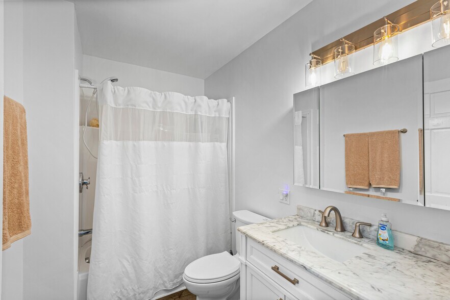 More Photos Of 56 Elm St, Camden Storefront For Sale