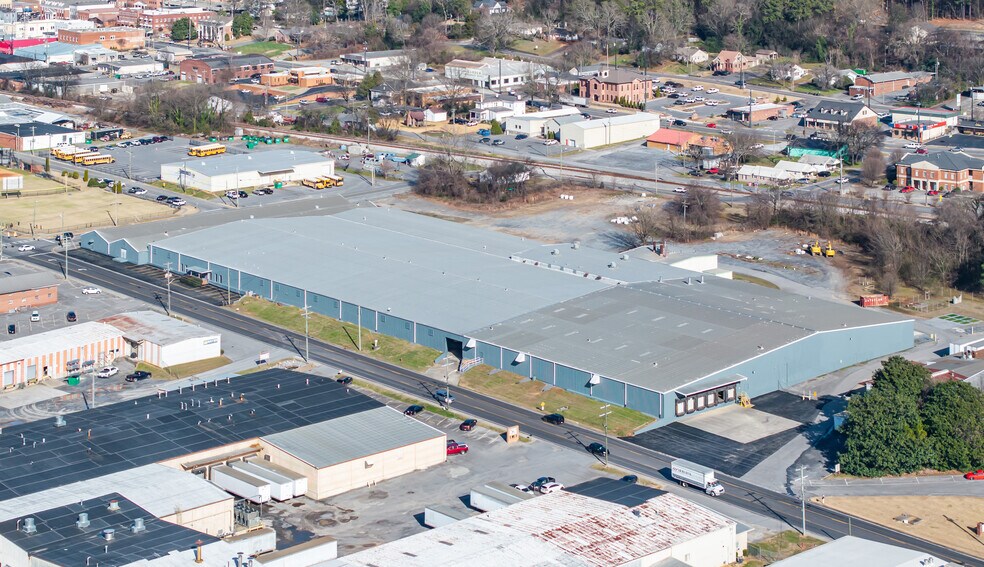 More Photos Of 410 S River St, Calhoun Warehouse For Lease