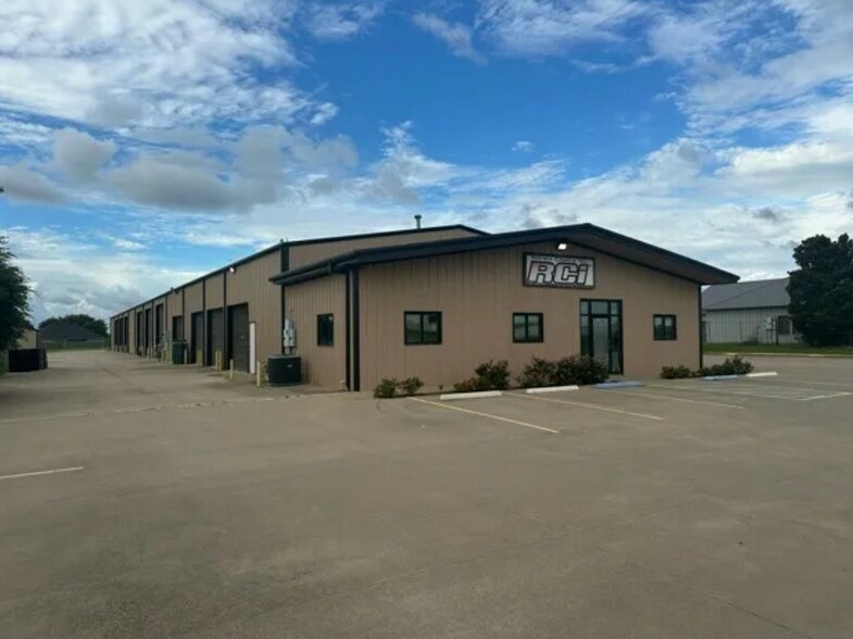 Primary Photo Of 13960 State Highway 64 W, Tyler Industrial For Sale