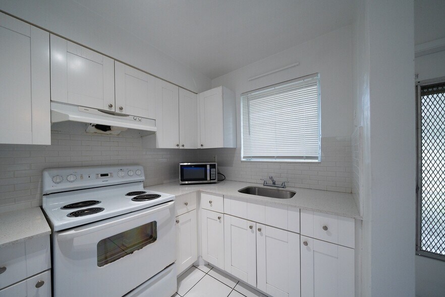 More Photos Of 1241-1251 W River Dr, Margate Apartments For Sale