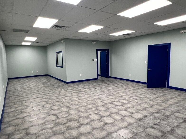 More Photos Of 5000-5038 Alameda Ave, El Paso Unknown For Lease