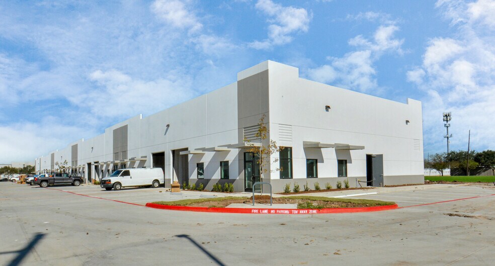 More Photos Of 12425 W Airport Blvd, Sugar Land Light Distribution For Lease