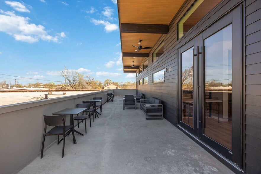 More Photos Of 5214 Harrisburg Blvd, Houston Office For Lease