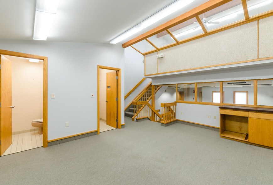 More Photos Of 40-60 Beechwood Dr, North Andover Loft Creative Space For Lease