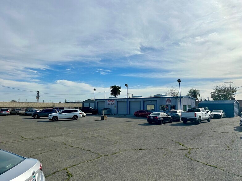 More Photos Of 1450 W Main St, Merced Auto Repair For Sale