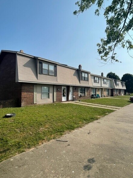 Primary Photo Of 802 W Wakefield Ave, Sikeston Apartments For Sale