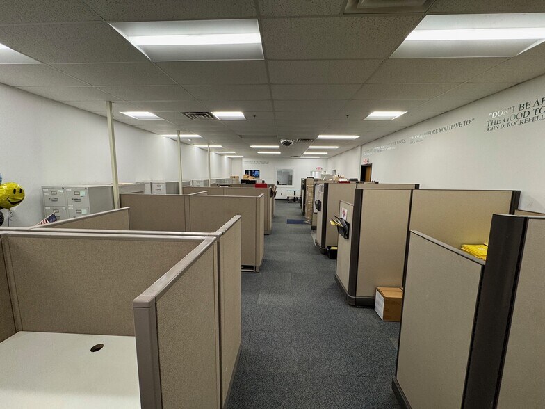 More Photos Of 1811 N Topping Ave, Kansas City Warehouse For Sale