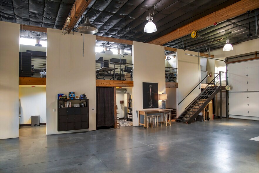 More Photos Of 15230 NE 92nd St, Redmond Industrial For Sale