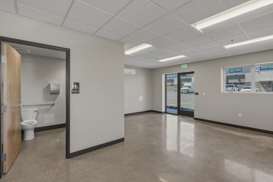 More Photos Of 20723 Brinson Blvd, Bend Light Manufacturing For Lease