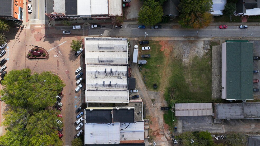 More Photos Of 101 Court Sq, Abbeville Restaurant For Sale