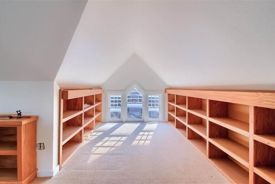 More Photos Of 1602 E Cesar Chavez St, Austin Office Residential For Lease