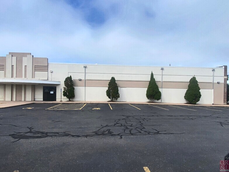 More Photos Of 1042-1062 Main St, East Hartford General Retail For Lease