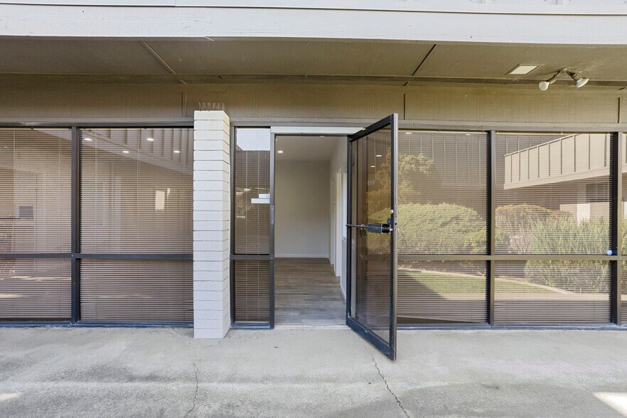More Photos Of 5637 N Pershing Ave, Stockton Medical For Lease
