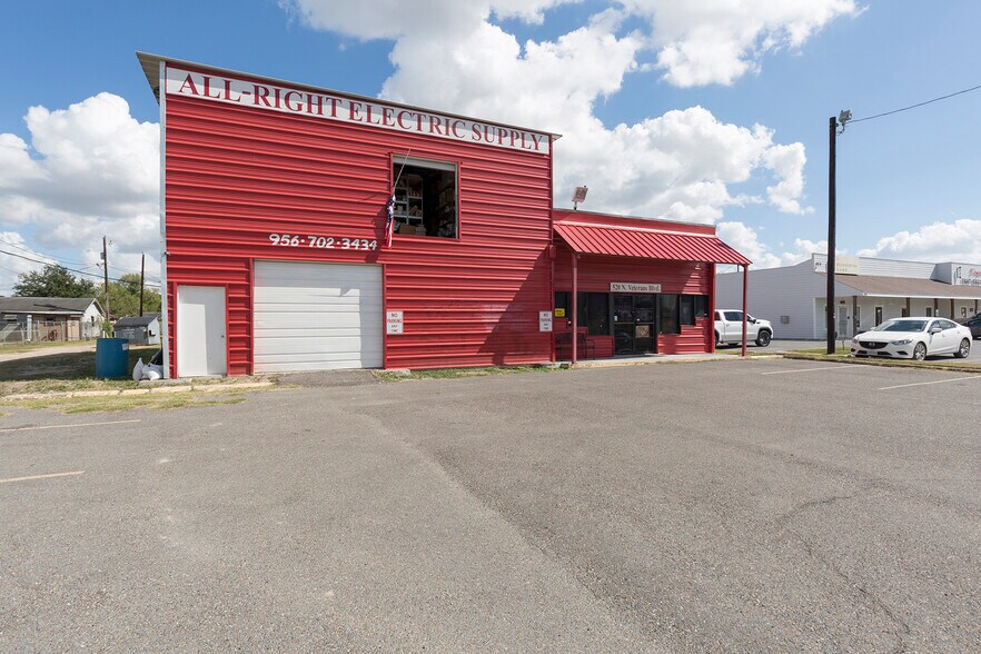 More Photos Of 520 N Veterans Blvd, San Juan Warehouse For Sale