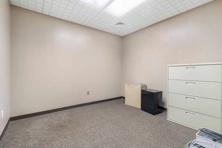 More Photos Of 909 E Republic Rd, Springfield Office For Lease