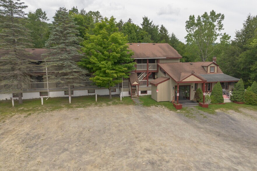 More Photos Of 6 Abroad Rd, West Dover Hotel For Sale