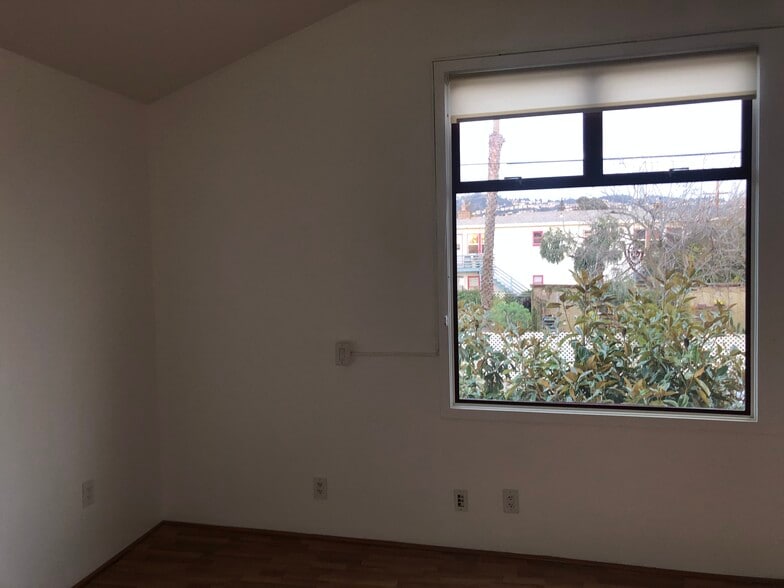 More Photos Of 6555-6557 Shattuck Ave, Oakland Office Residential For Lease