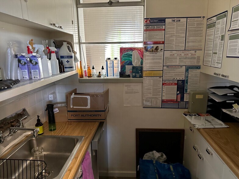 More Photos Of 3201-3215 Macarthur Blvd, Oakland Medical For Sale