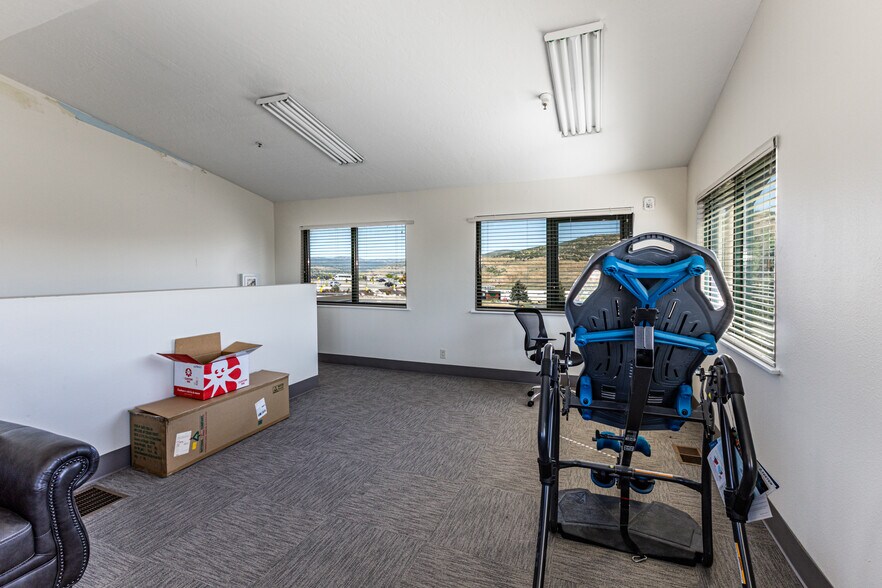 More Photos Of 6546 N Landmark Dr, Park City Office For Lease