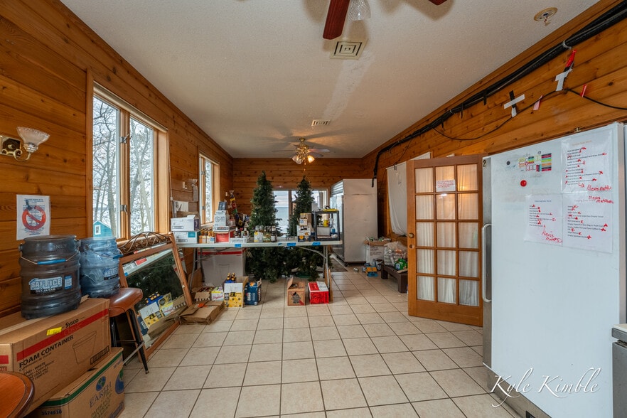 More Photos Of 104 W Houghton Lake Dr, Prudenville Hotel For Sale