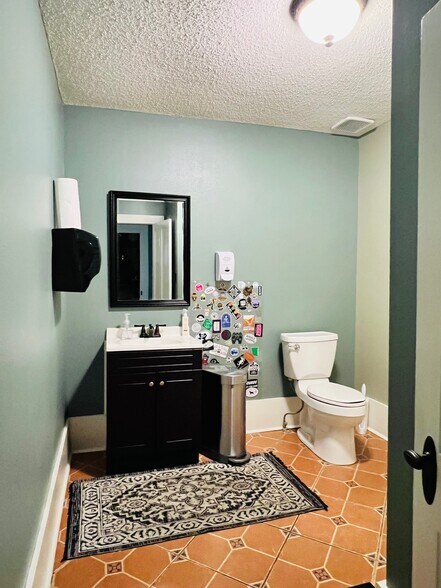 More Photos Of 306 N Austin St, Comanche Office For Sale