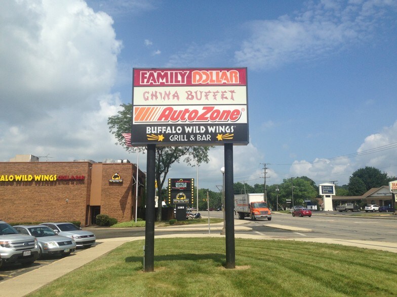More Photos Of 1185-1259 N Memorial Dr, Lancaster General Retail For Lease