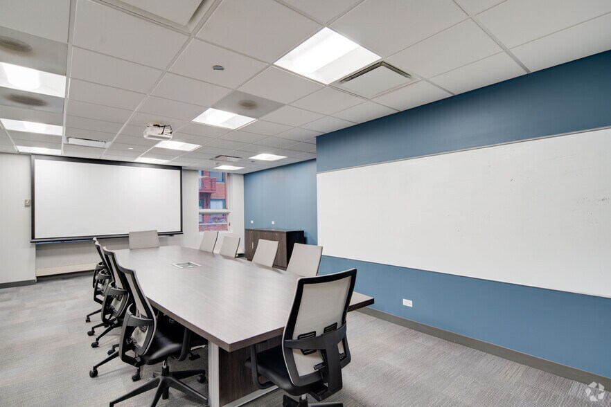 More Photos Of 205 W Randolph St, Chicago Office For Lease
