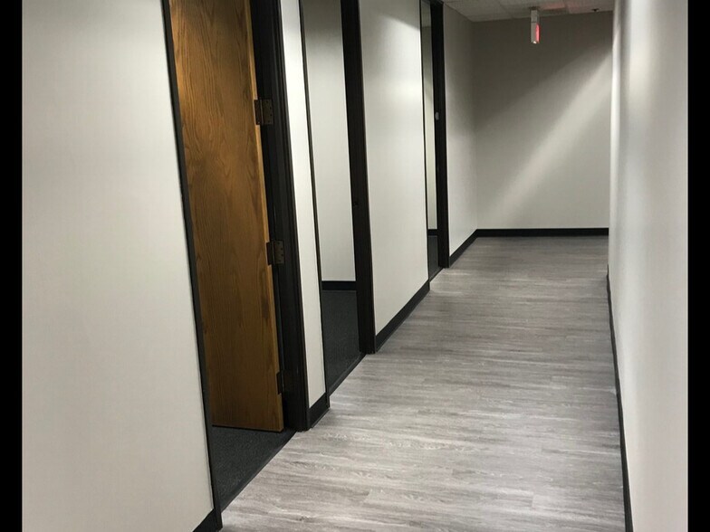 More Photos Of 1251 N Plum Grove Rd, Schaumburg Office For Lease