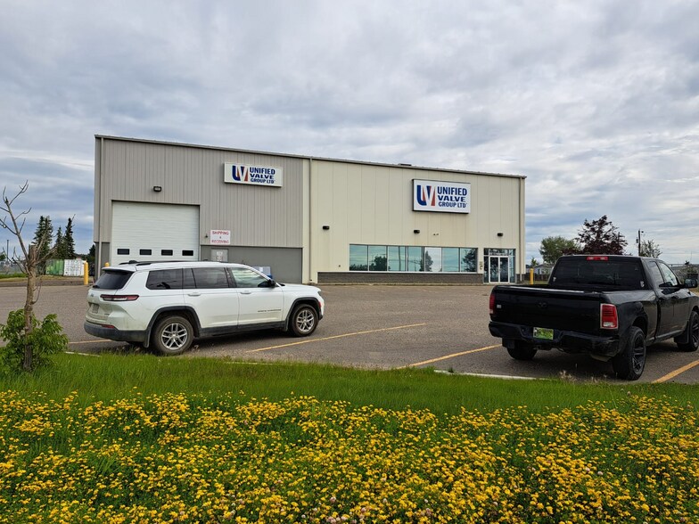 More Photos Of 8316 Alaska Rd, Fort St John Warehouse For Lease
