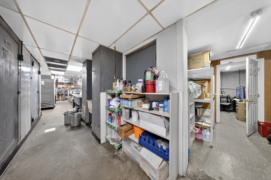 More Photos Of 105 Whiteleysburg Rd, Greensboro Convenience Store For Sale