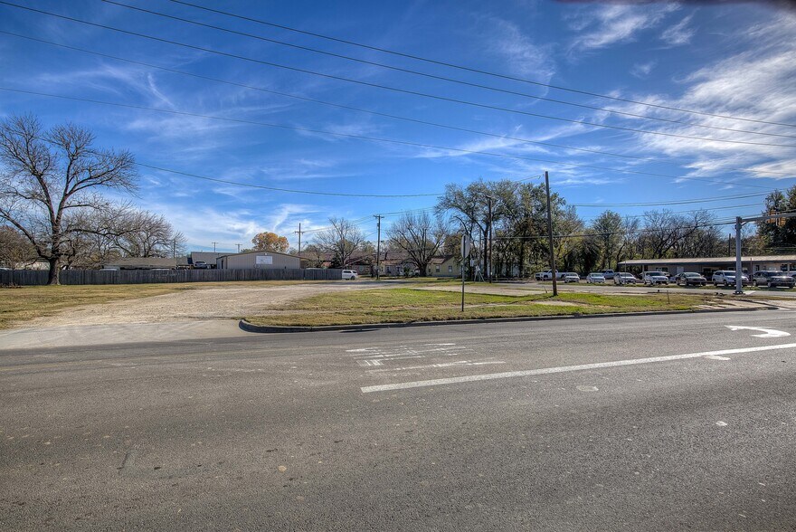 More Photos Of 845 Main St, Sulphur Springs Land For Sale