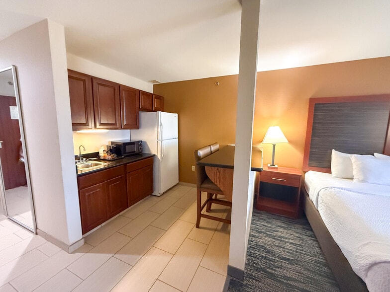More Photos Of 5653 Tinker Diagonal St, Oklahoma City Hotel For Sale