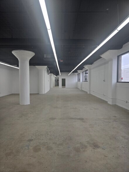 More Photos Of 4500 District Blvd, Vernon Manufacturing For Lease