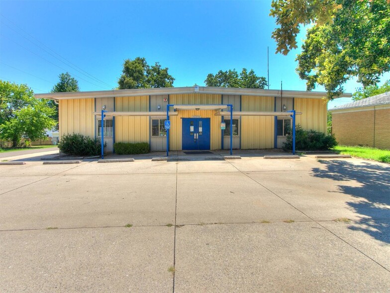 Primary Photo Of 20670 Walker St, Harrah Office For Lease