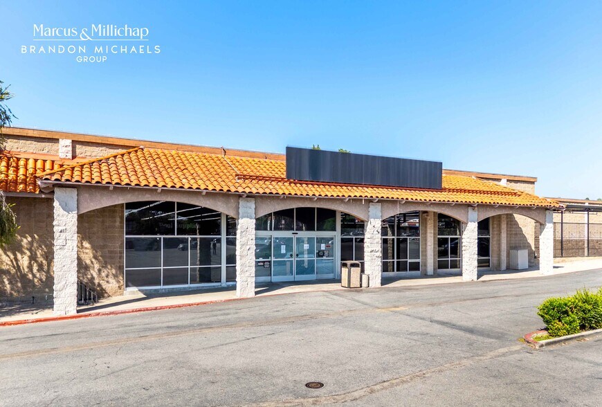 More Photos Of 2695 Cochran St, Simi Valley Freestanding For Lease