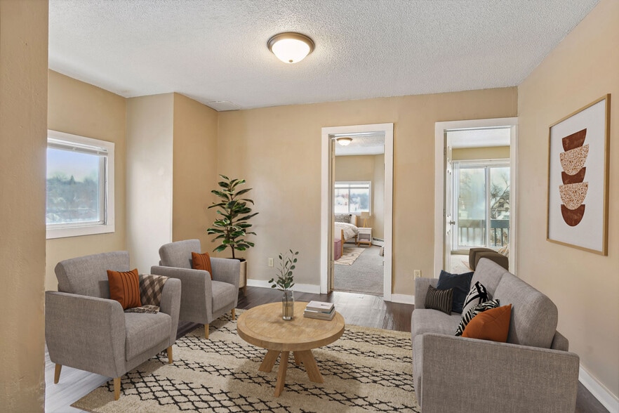 More Photos Of 953 Desoto St, Saint Paul Apartments For Sale