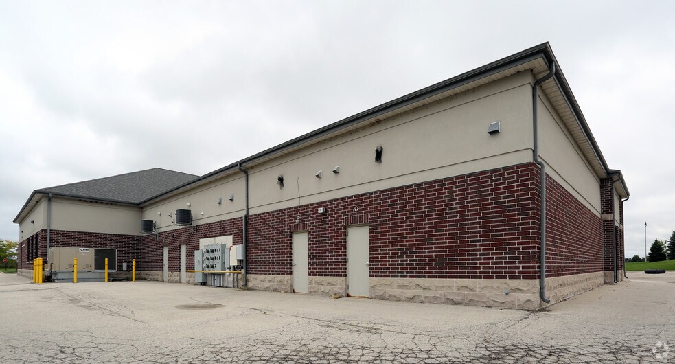 More Photos Of 155 Sweetwater Blvd, Port Washington Unknown For Lease