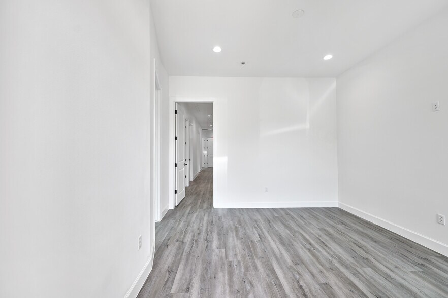 More Photos Of 284 Ed English Dr, Shenandoah Medical For Sale
