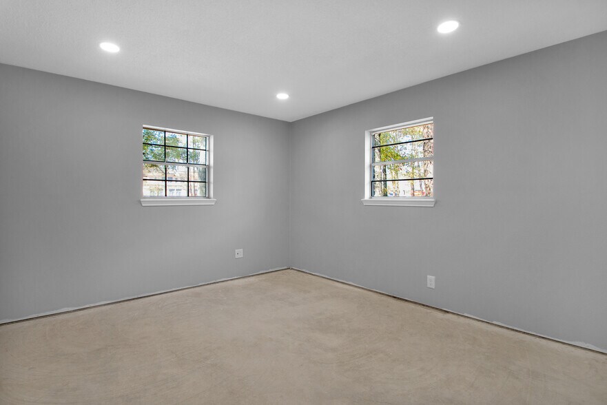 More Photos Of 26206 Oak Ridge Dr, Spring Office For Lease