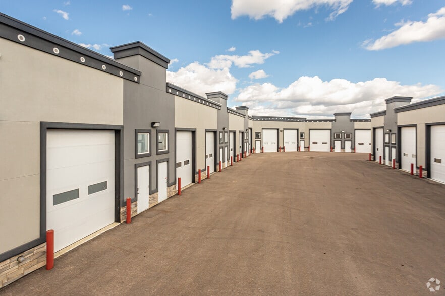 More Photos Of 9903 209 St NW, Edmonton Warehouse For Sale