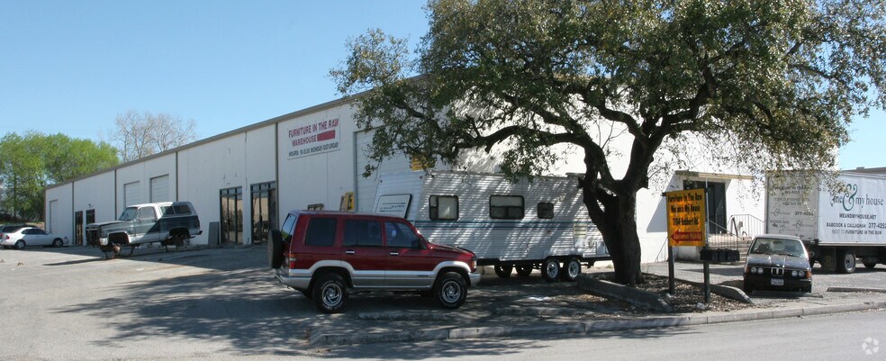 More Photos Of 7126 Eckhert Rd, San Antonio Light Manufacturing For Lease