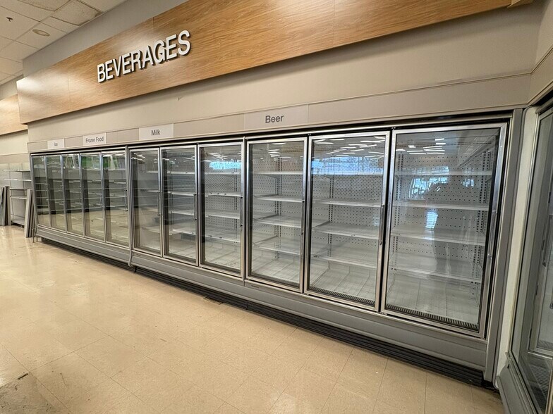 More Photos Of 1000 N Williams St, Paulding Drugstore For Sale