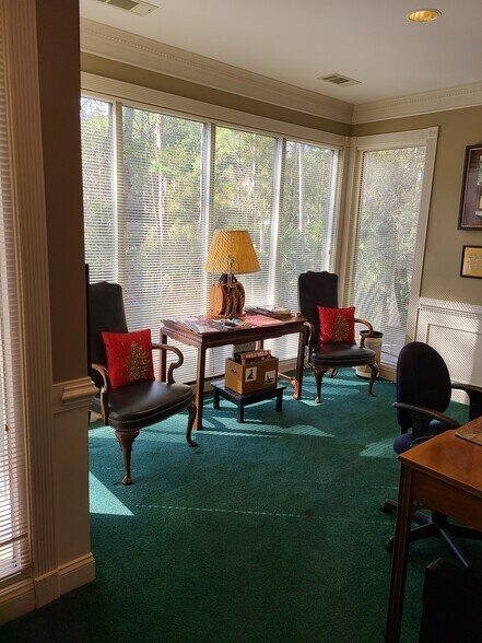 More Photos Of 52 New Orleans Rd, Hilton Head Island Office For Sale