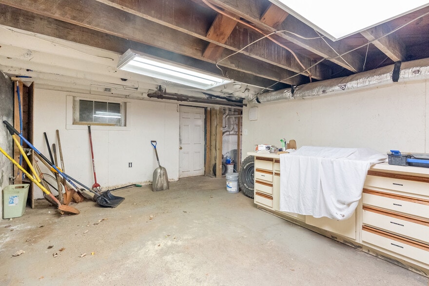 More Photos Of 15115 Forest Road, Forest Office For Lease